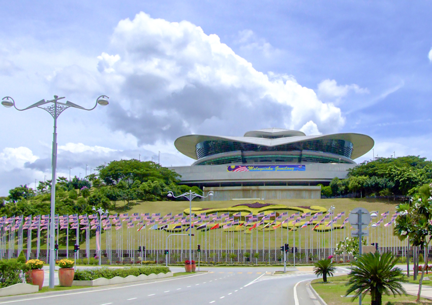 tour malaysia singapore by warna pelangi travel agent balikpapan